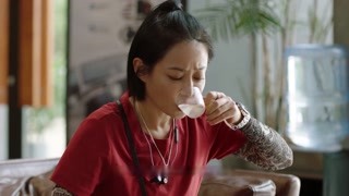 譚卓霸氣加價收前夫車