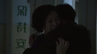 丁建华匆匆赶到医院
