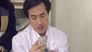 老太太把老鼠药当糖果卖？ 要出人命了！