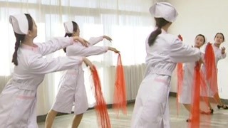 护士姐姐们跳起柔美舞蹈！ 天呐怎么可以这么炸？