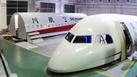 《中國機長》躋身中國影史票房前十，新特輯還原“3U8633”誕生過程