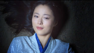 攜手此女子仰望浩瀚星空