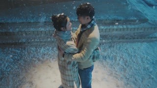 親愛的，我要和別人結婚了：兩男生真英雄救美 博得美人心