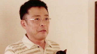 中年男子租猫咪来除孤寂