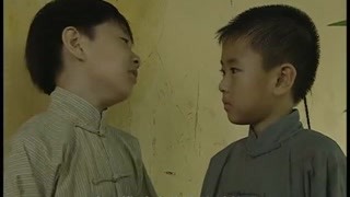 《眼中钉》孩子们的打闹 还要拿真枪玩