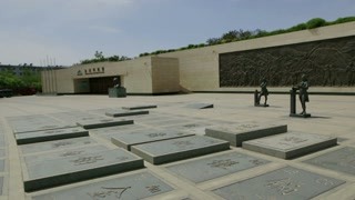 露天开采镍矿坑