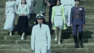 《喋血長江》萬縣碼頭向青云和五月依依惜別萬縣群眾前來送行