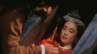 打开深山古墓    女子竟然还活着