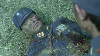《喋血長江》朱旅長決定親自帶兵沖上陣地 被炸成重傷