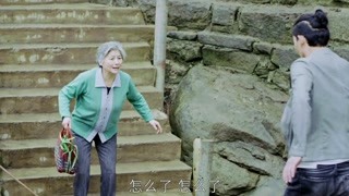 小伙心善做好事，却把大妈吓得不轻！
