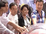 《家大业大》开机 曹颖任程伟谱农村恋曲