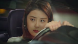 美女竟看到这样一幕 扎心