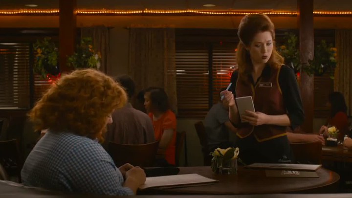 身份窃贼 片段2：Diana orders at the diner