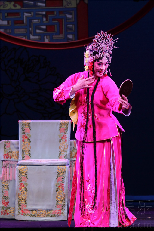 李家大院_张家与李家本月收入