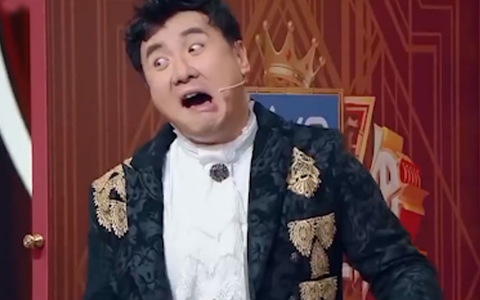 游戏名场面：华晨宇变“八爪鱼”接雨？