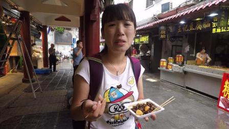 来到湖北武汉 在户部巷15块钱买了一份这样的田螺 扔了太可惜 175