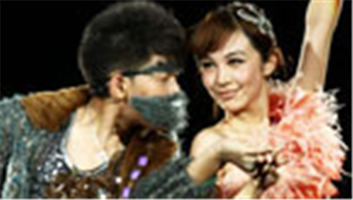 蘇醒李菲兒上演“美女與野獸”