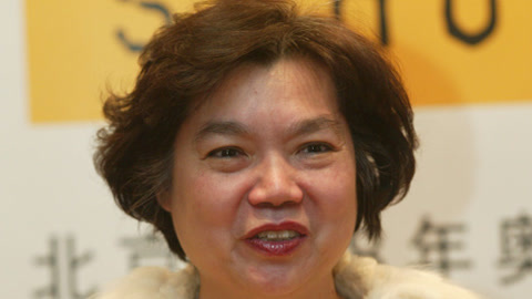华语财经小说开山鼻祖梁凤仪 从家庭主妇到商界女强人