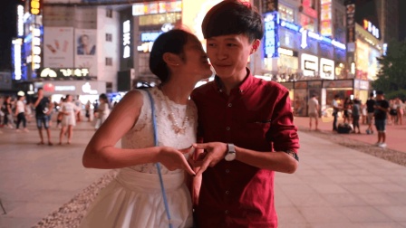 街头小测试：问路边的情侣 什么时候分手？答案真的很暖心