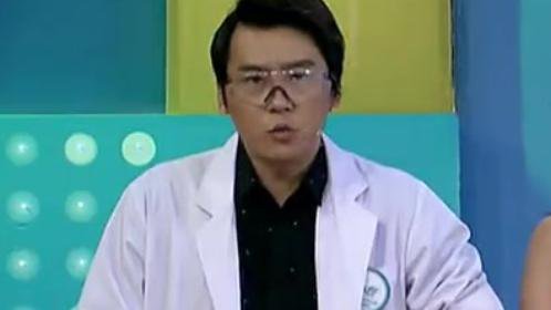 四巧板拼图难倒众人 ，天才少年巧用擀面杖解救“瘦不了”