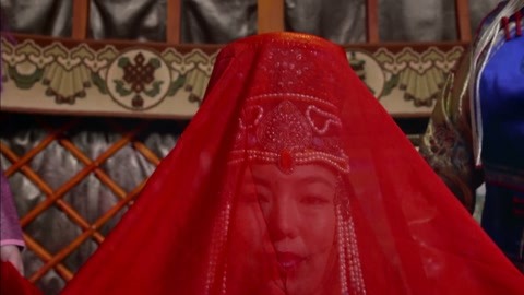 蒙古族姑娘出嫁梳头发竟然大有讲究 给头发喝牛奶会？