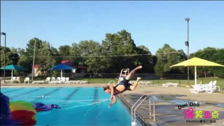 小伙子作死式花样跳水爆笑锦集 隔着屏幕都觉得疼 37