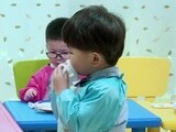 擦嘴要干净 王子涵用遍小朋友的毛巾
