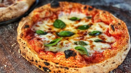 醒面24小时，传统燃木烤箱的意大利披萨，正宗的味道平底锅也能做！
