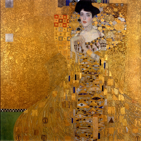 金衣女人