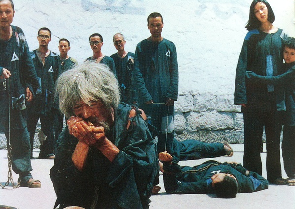 《魔窟中的幻想》-高清电影