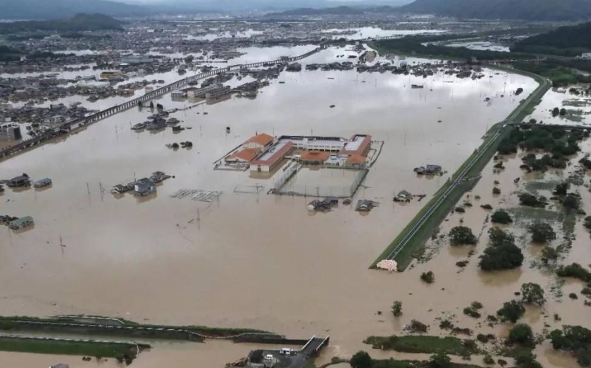 日本列岛将滑入海沟，安倍担忧终成真