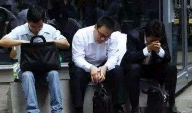 大批失业的美籍华人：这笔账怎么算？