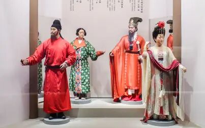 [图]参观国家博物馆的中国古代服饰文化展