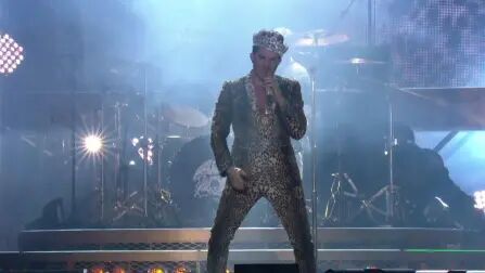 [图]【超强现场】Queen + Adam Lambert - We Will Rock You & We Are ...