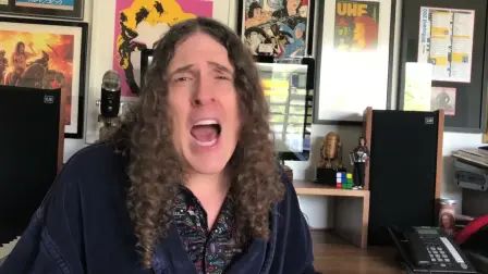 [图]"Weird Al" Yankovic把One More Minute变成了社交距离之歌