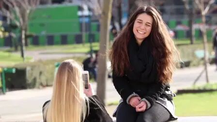 [图]Proposing to Strangers at the Eiffel Tower!!