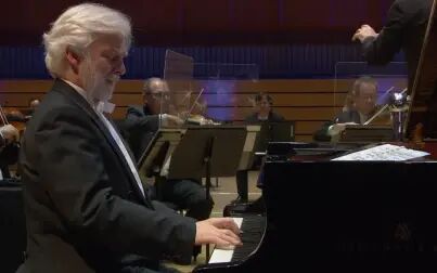 [图]贝多芬 降E大调第五钢琴协奏曲 Op. 73 第二乐章丨Krystian Zimerman