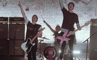 [图]【5SOS】【早期】Hey Everybody! 拍摄背后的故事