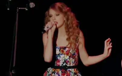 [图]Taylor Swift-《The Story of Us》 (live)