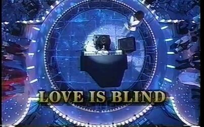 [图]传奇民谣女伶Janis Ian现场弹唱经典歌曲《Love Is Blind》