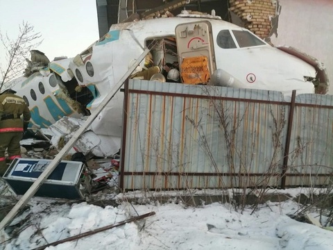 哈萨克斯坦客机起飞后不久坠毁 至少9人遇难 第1页