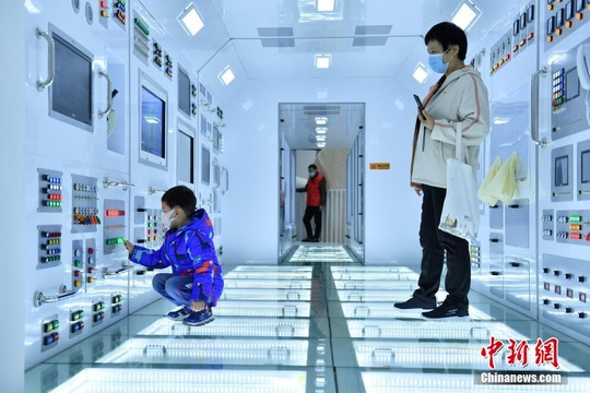 中国载人航天科普展 民众打卡“太空家园”(5) 第5页
