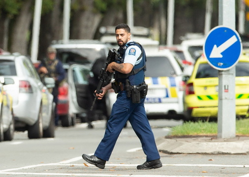 现场:新西兰枪击案已致40人死亡20多人重伤(8) 第8页