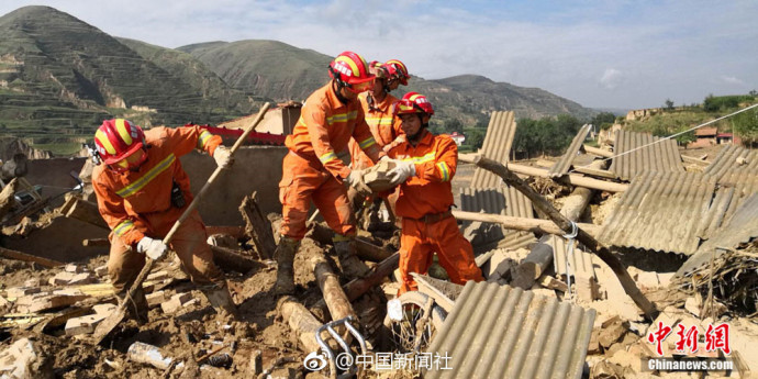 甘肃东乡暴雨引发山洪 致8死7失踪22人受伤(5) 第5页