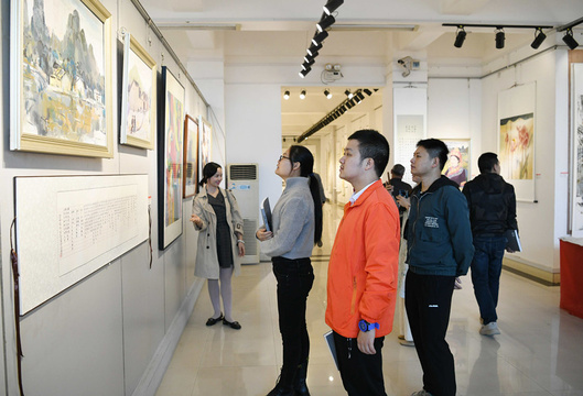 罗城第四届仫佬族依饭文化旅游节书法美术作品展开展 第1页