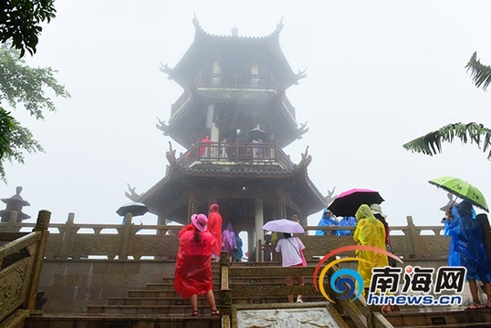 秋雨送爽 亚龙湾热带天堂景区现雨林雾景(4) 第4页