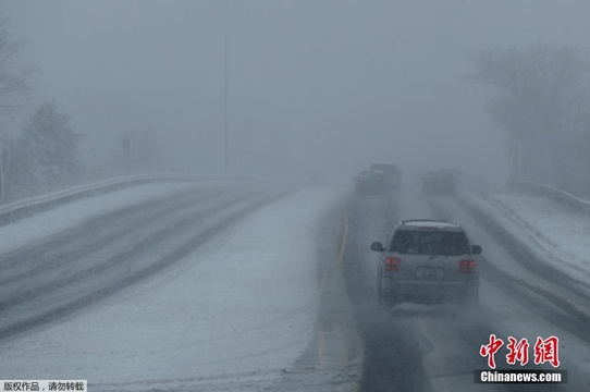 这里4月迎风雪天 大雪纷飞交通受阻 第1页