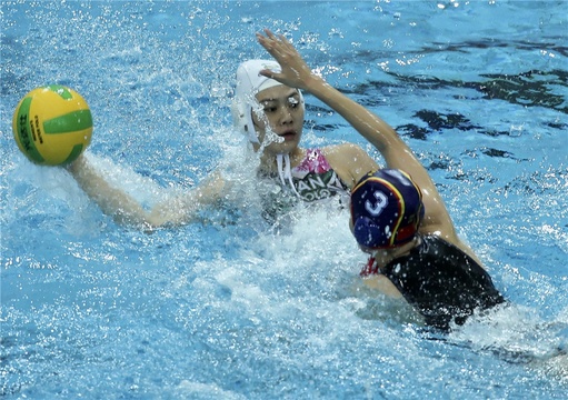 水球全国女子冠军赛开赛(2) 第2页