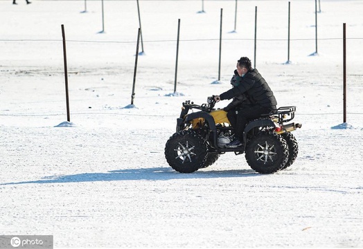 戏雪乐、乐戏雪 沈阳市民户外参与各项趣味冰雪娱乐项目(5) 第5页