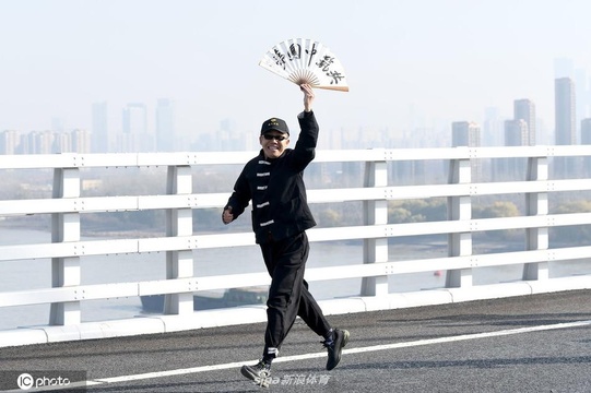 激活城市活力展现城市建设 南京长江五桥开通纪念跑活动举行 第1页